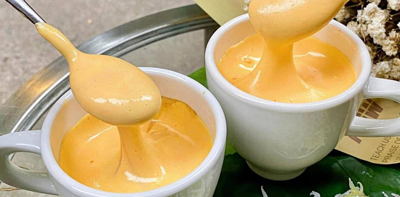 Cafe-aux-oeufs-a-Hanoi