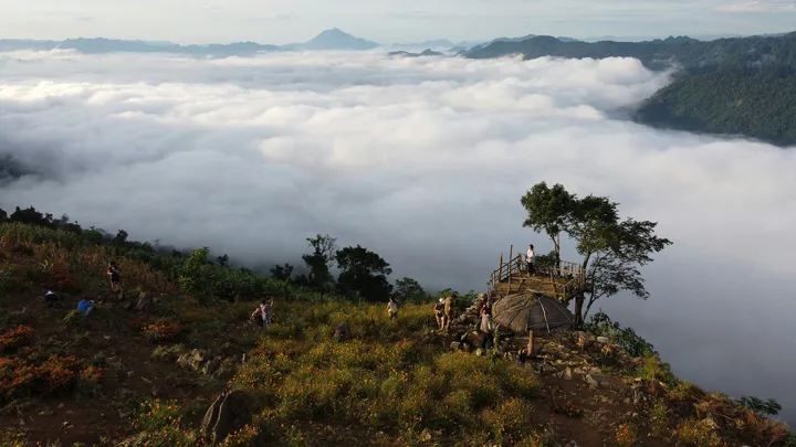 Le-spectacle-magique-du-brouillard-à-Mai-Châu