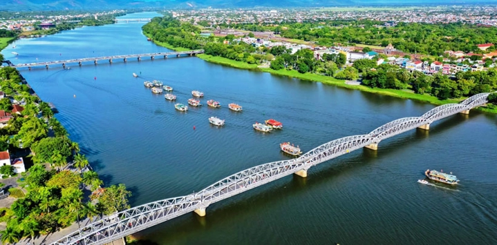 La-riviere-des-parfums-a-Hue