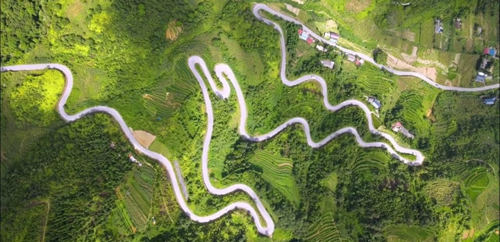 Ha-Giang-boucle-en-voiture