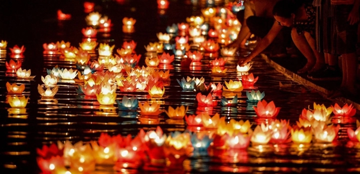 lacher-de-lanternes-a-hoi-an
