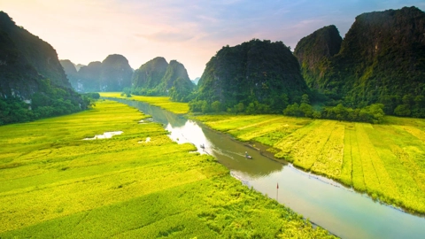 Excursion-à-la-baie-d’Halong-terrestre