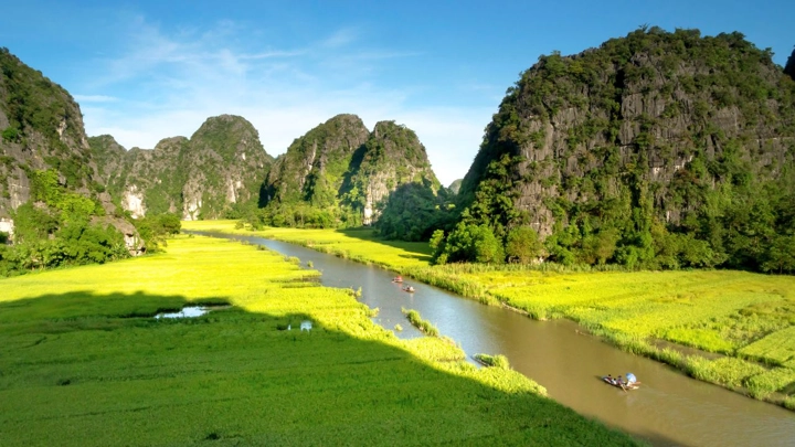 La-baie-Ha-Long-terrestre-Ninh-Binh