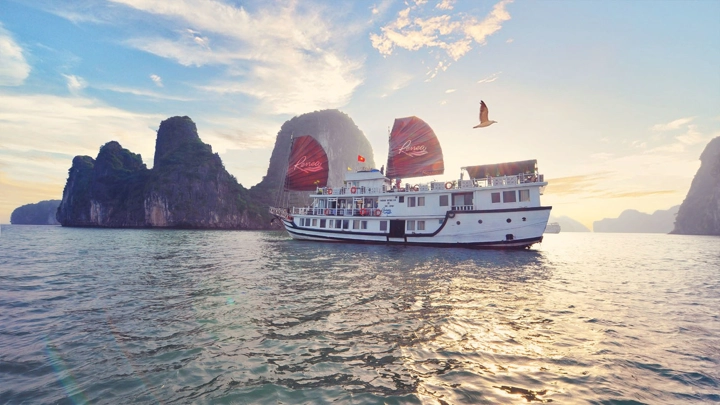 Dragon-Pearl-Cruise-Bai-Tu-Long