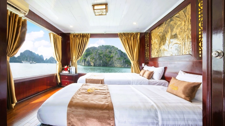 Renea-Cruise-Bai-Tu-Long