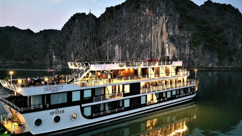 Private-junk-to-Lan-Ha