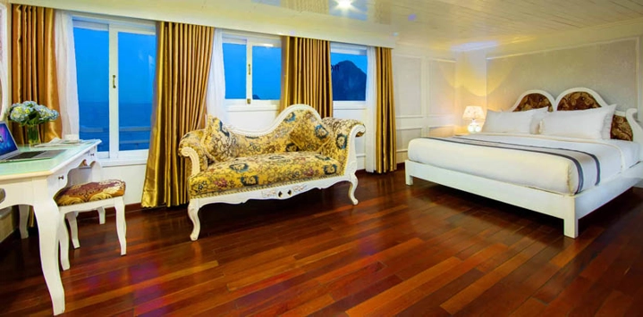 Signature-Cruise-Bai-Tu-Long