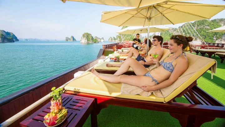 Excursion-en-baie-de-Ha-Long