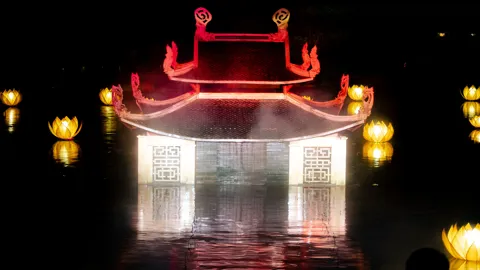 la-musique-vietnamienne-traditionnelle-gratuite-a-hanoi